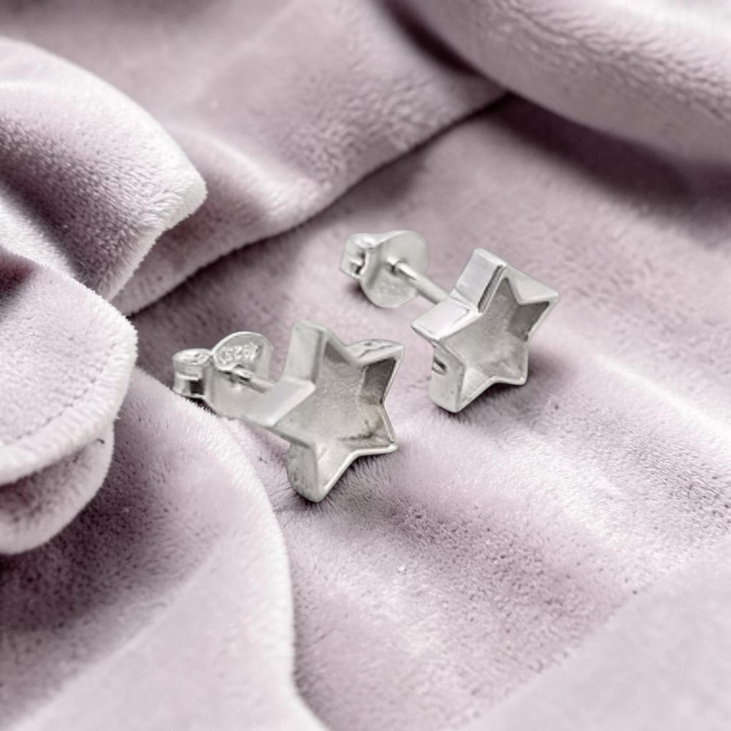 STAR STUD