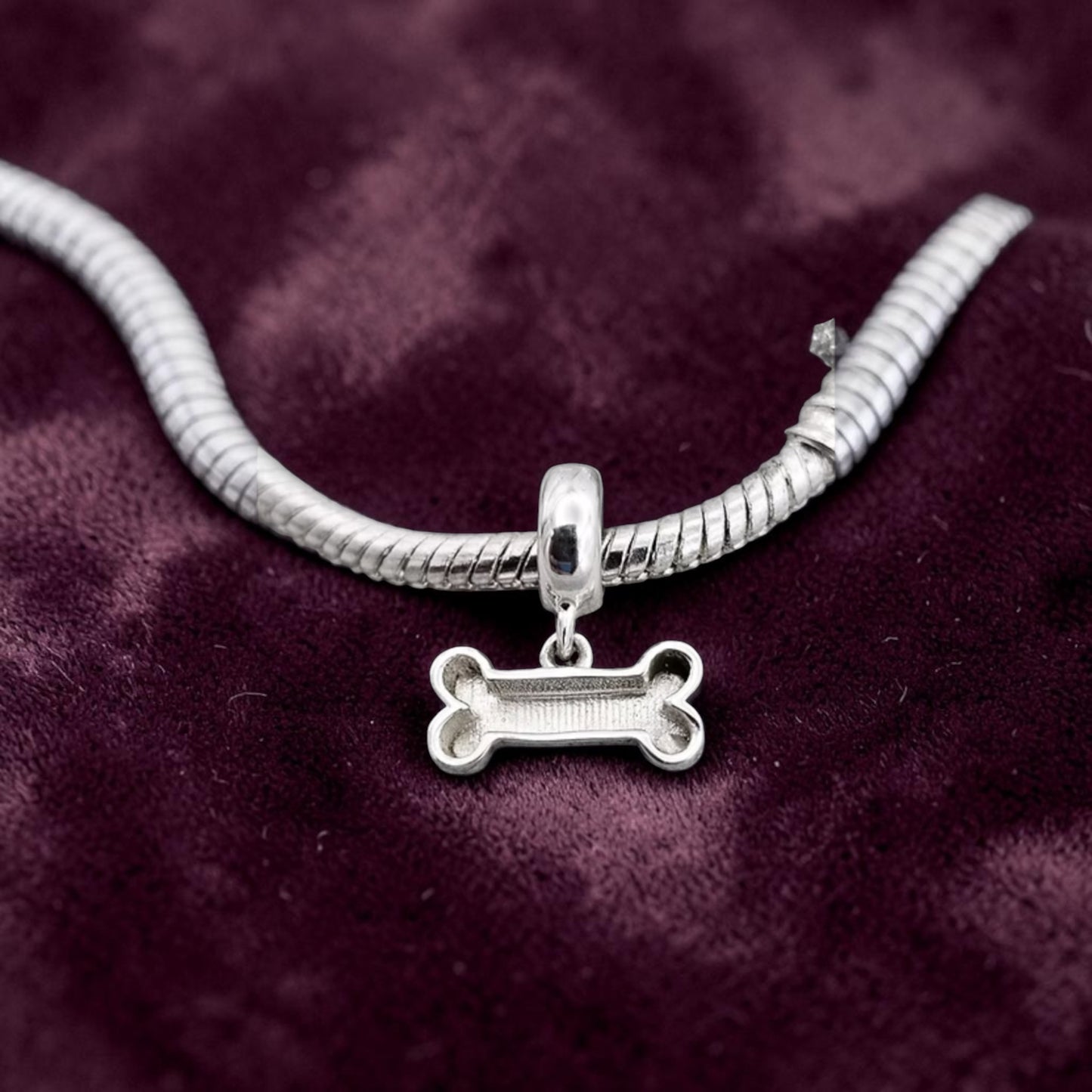 FOREVER CLOSE CHARM