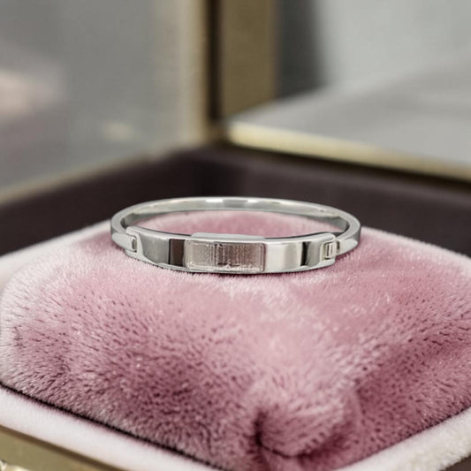 SLEEK  BANGLE
