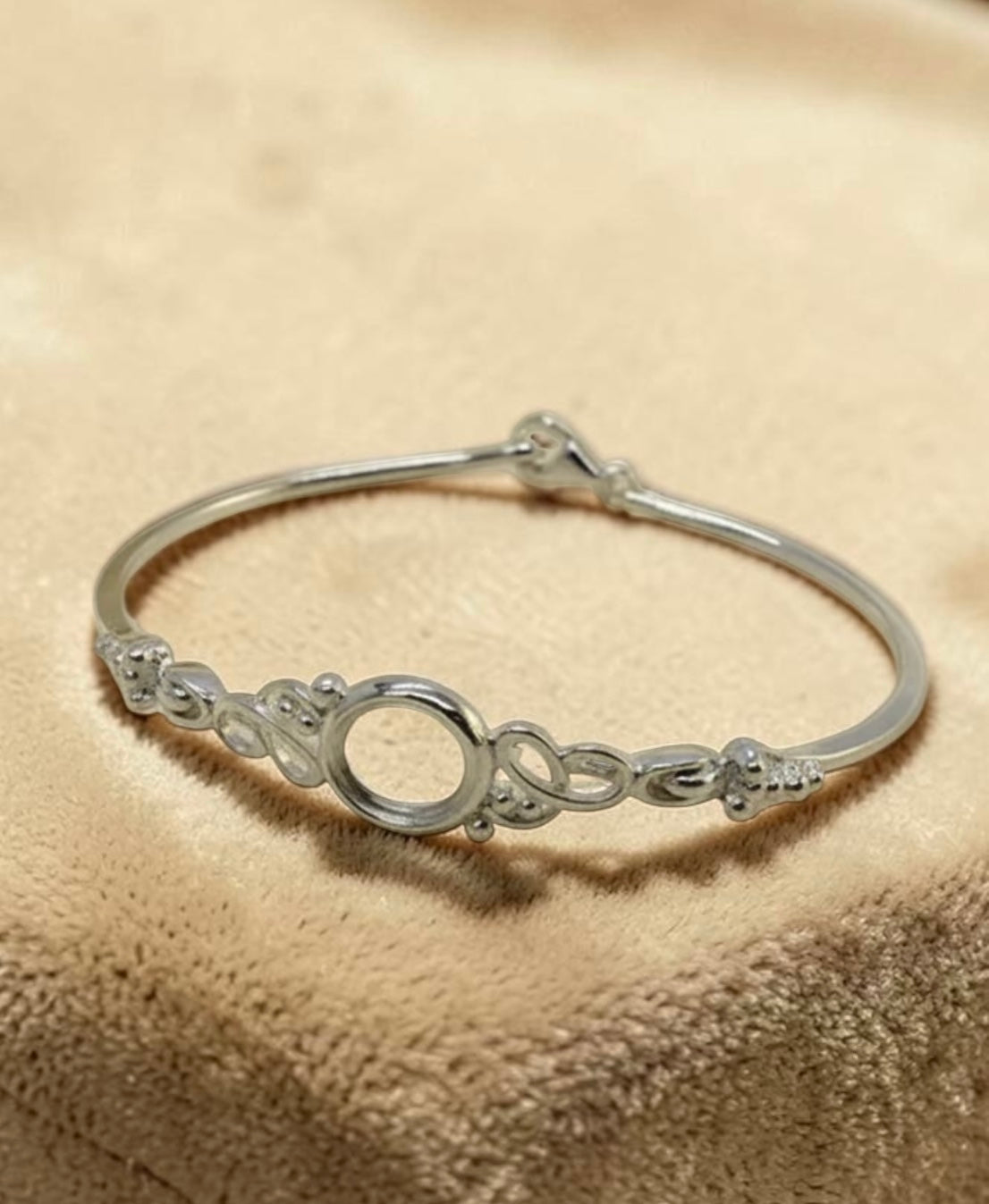 ANTIQUE BANGLE